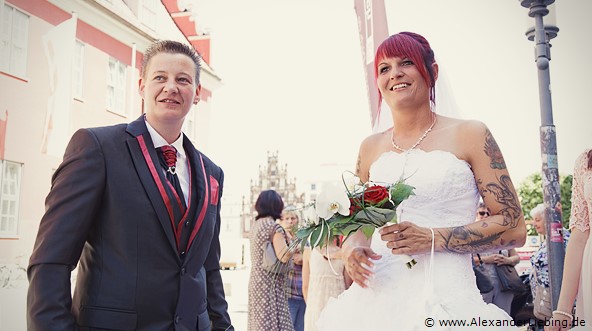 Hochzeitsfotograf Standesamt Greifswald - das weibliche Brautpaar