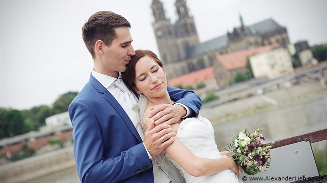 Hochzeitsfotograf Standesamt Barleben / Robinien-Hof Gommern - Zweisamkeit an der Elbe