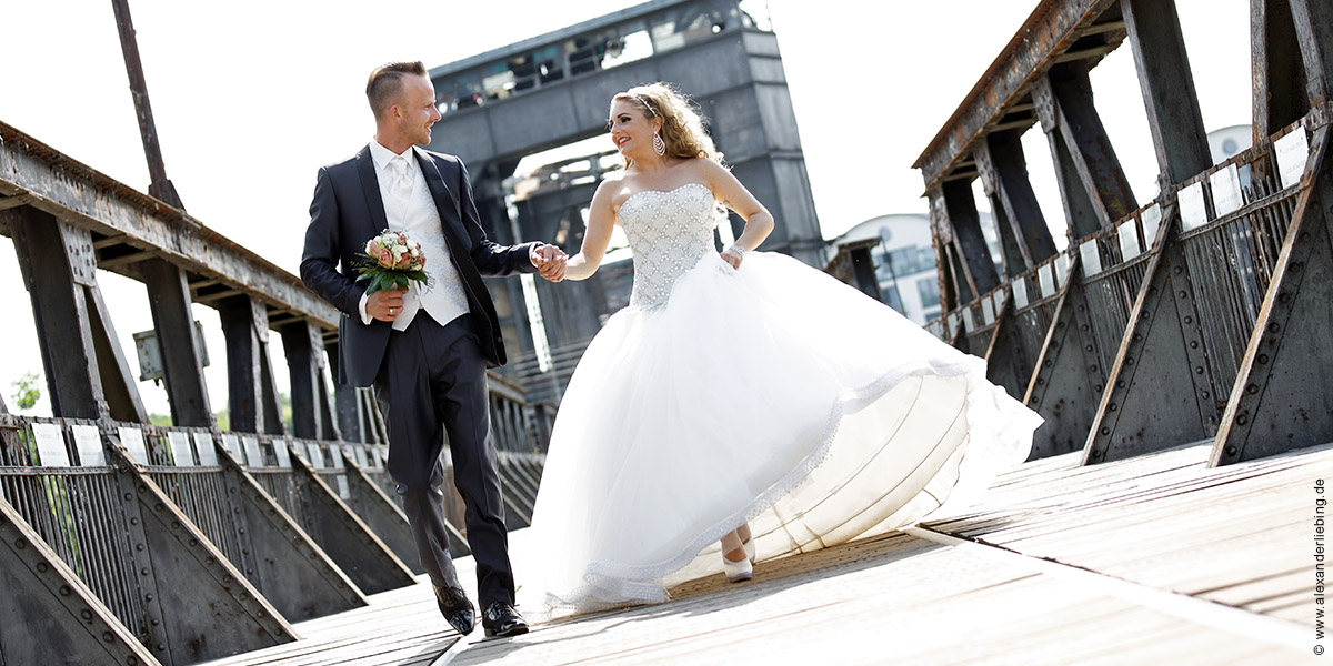 Ioanna & Christian auf der Hubbrücke