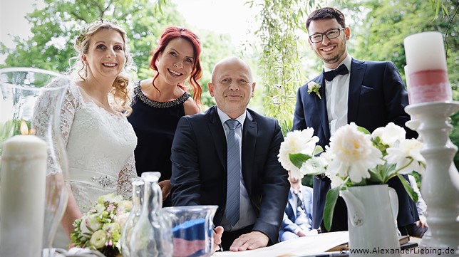 Hochzeit - Hochzeit, freie Trauung Hochzeitsfotograf Eventschloss Schönfeld - Bitte lächeln