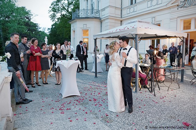 Hochzeit - Hochzeitsfeier Hochzeitsfotograf Eventschloss Schönfeld - Der Hochzeitstanz