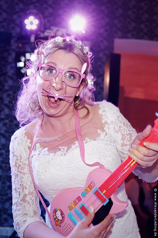Hochzeitsfotograf Eventschloss Schönfeld - So eine coole Braut