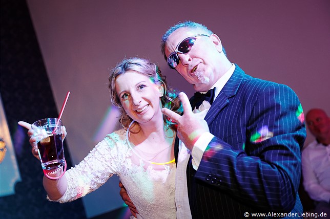 Hochzeit - Hochzeitsfeier Hochzeitsfotograf Eventschloss Schönfeld - Party bis in die frühen Morgenstunden