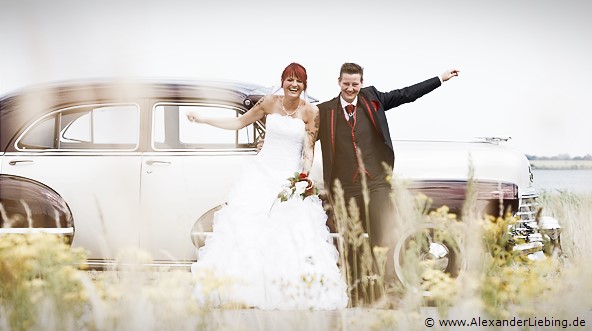 Hochzeit - Brautpaar Hochzeitsfotograf Standesamt Greifswald - Lachen ist gesund
