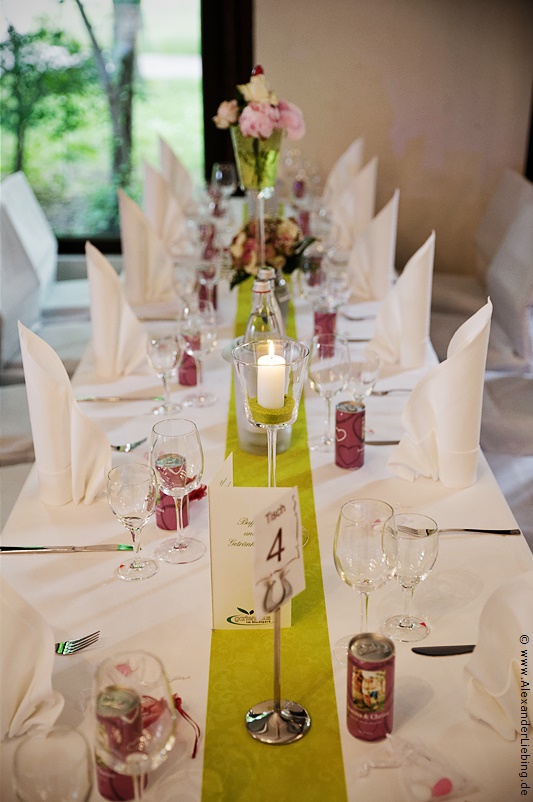 Hochzeit - Hochzeitsfeier Hochzeitsfotograf Standesamt Magdeburg / Gartenhaus im Stadtpark - Tischdeko