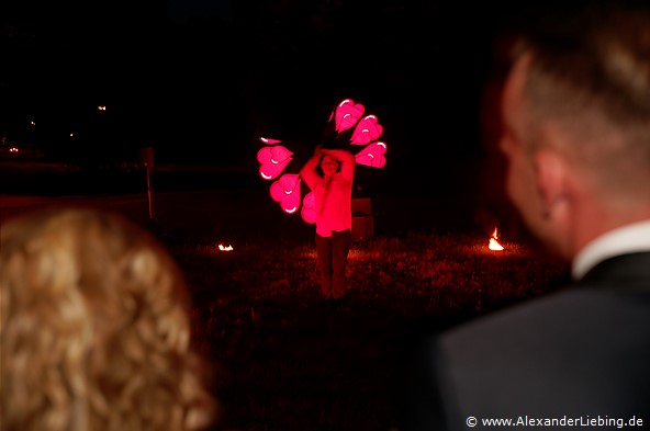 Hochzeit - Hochzeit, Feuershow Hochzeitsfotograf Standesamt Magdeburg / Gartenhaus im Stadtpark - LED Show