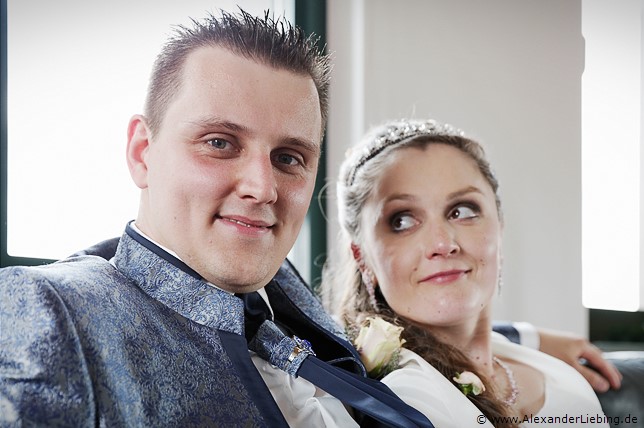 Hochzeit - Brautpaar Hochzeitsfotograf Standesamt Magdeburg / Elbelandhaus - das Brautpaar