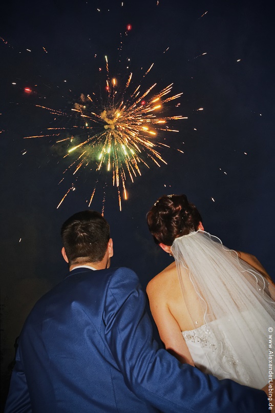 Hochzeitsfotograf Standesamt Barleben / Robinien-Hof Gommern - Feuerwerk am Hochzeitstag